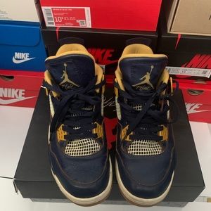 Jordan 4 retro navy blue, yellow, size 10 used7/10